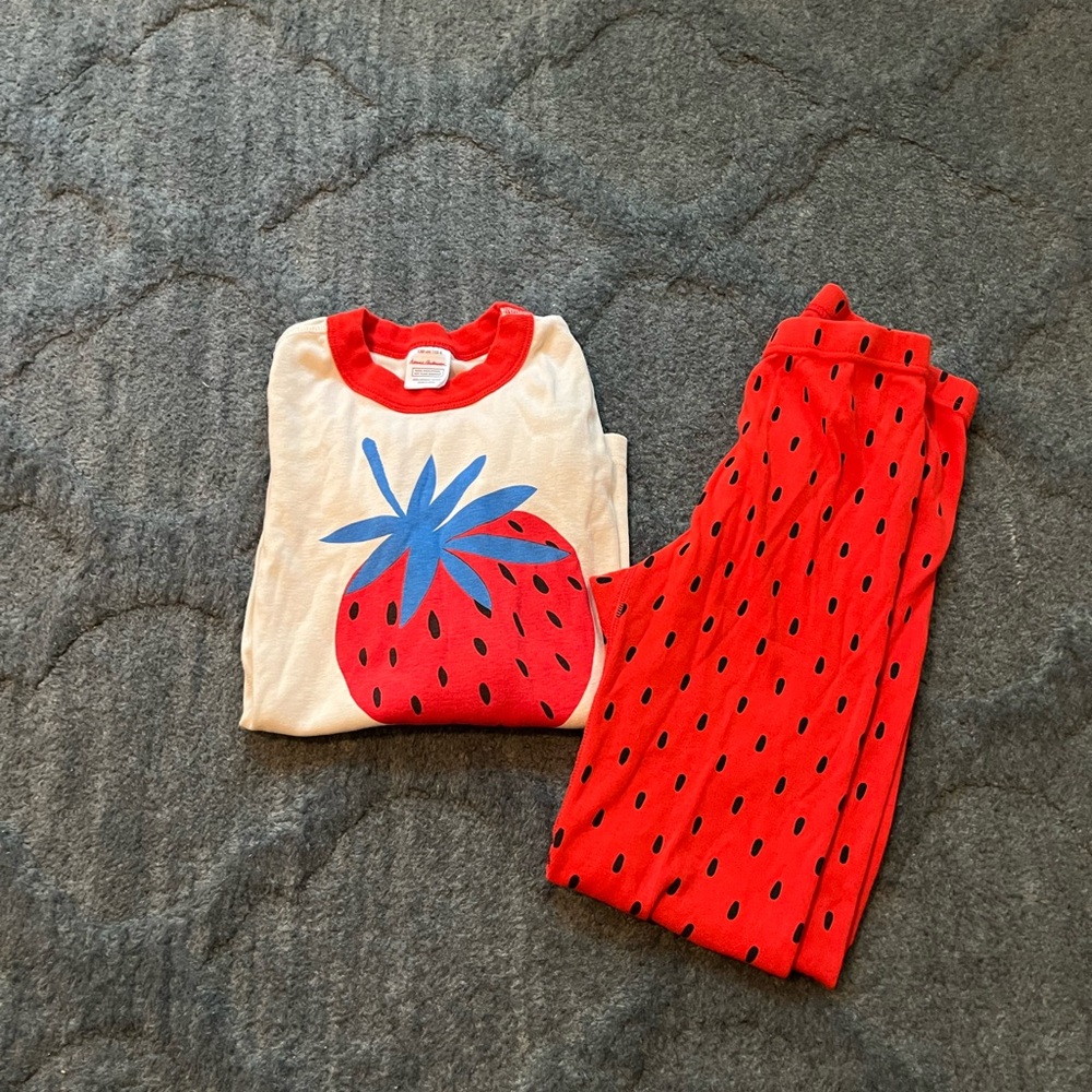 Hanna Andersson Strawberry Print Kids Pajamas - Size 130